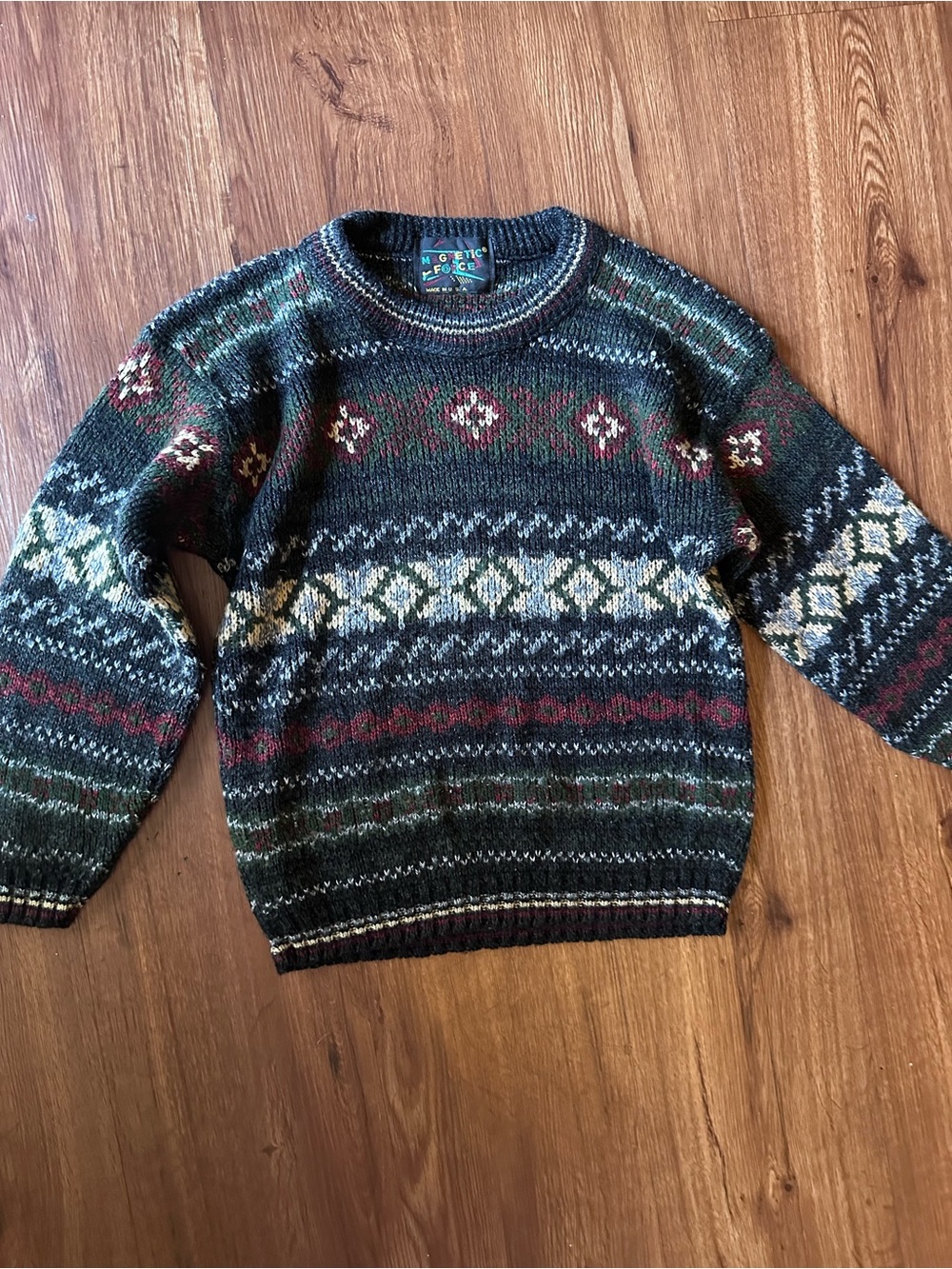 Vintage kids knit sweater geometric pattern fair isle